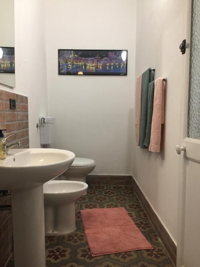 B&B Dormire Dai Grimaldi Генуя Экстерьер фото